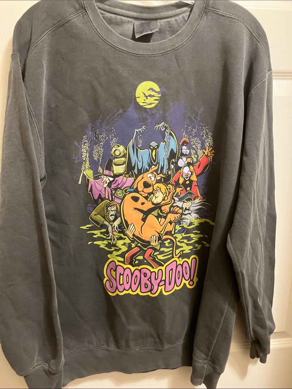 Comfort Colors Scooby-Doo Graphic Black Pullover with Multicolor Print